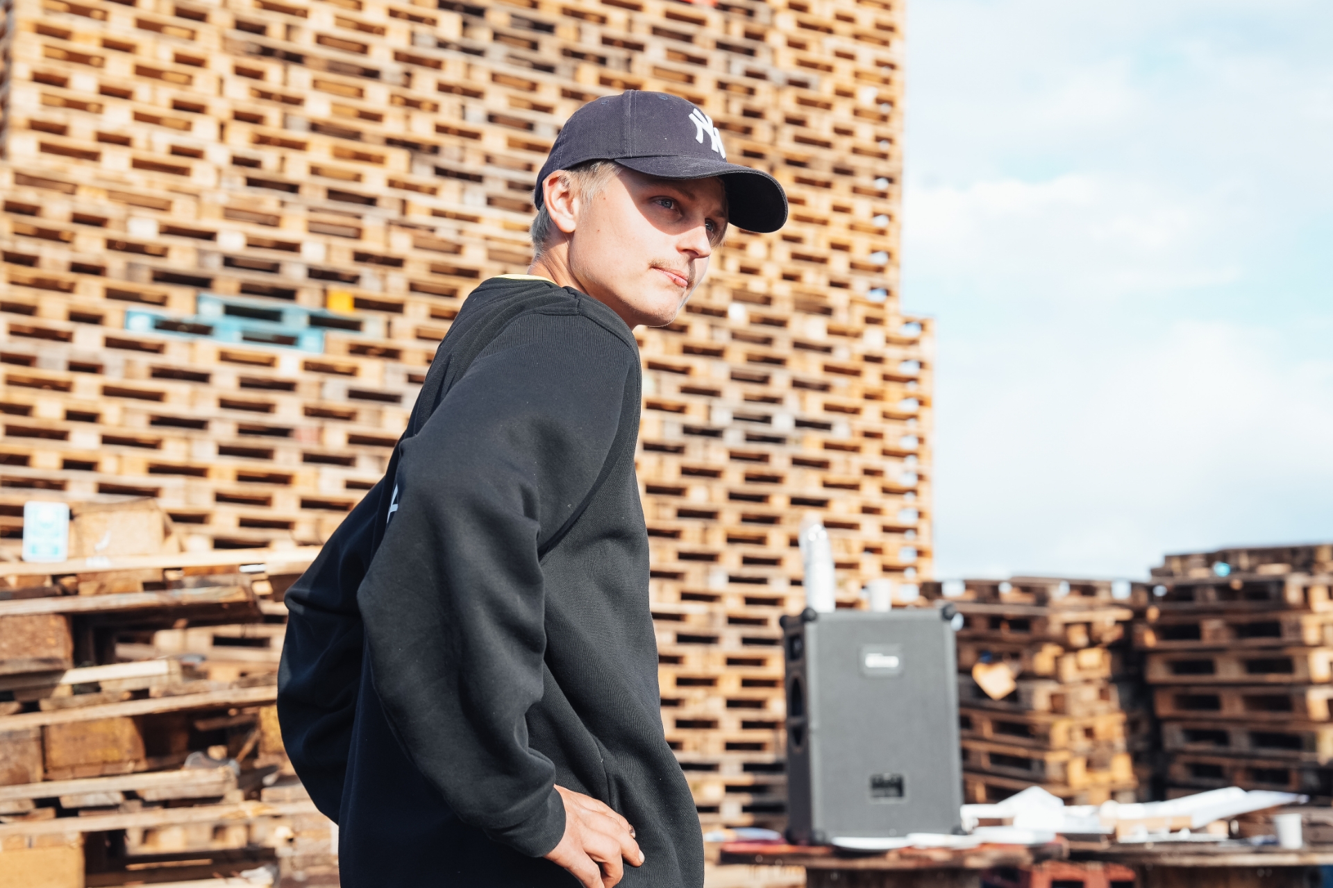 Viktor Almås Sunde, bålsjefen i gjengen som bygget slinningsbålet 2024